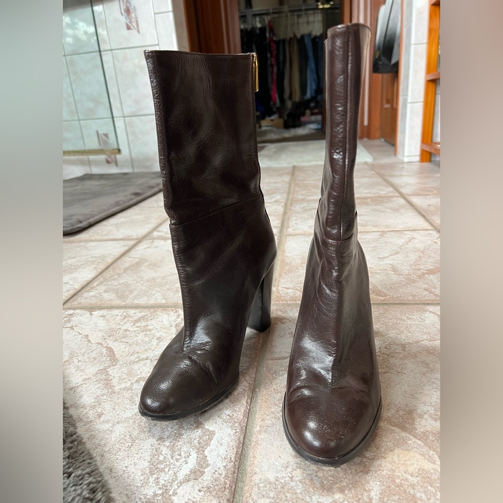 Adrienne Vittadini Brown Leather Boots with Gold Zipper